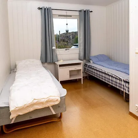 Holiday home Iv Bremnes